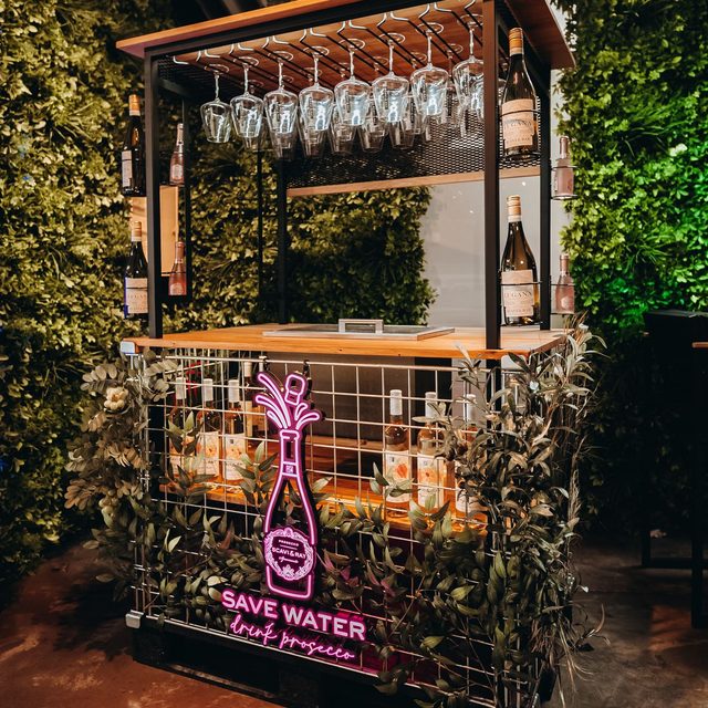 Instagram-Beitrag: Bar der kleinen Eventlocation